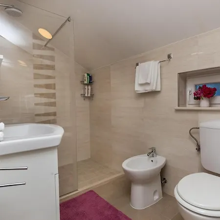 Cetinic - Two Bedroom With Terrace And Sea View Appartamento *