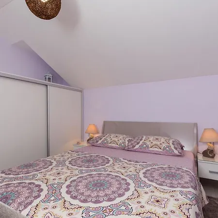Cetinic - Two Bedroom With Terrace And Sea View Ragusa