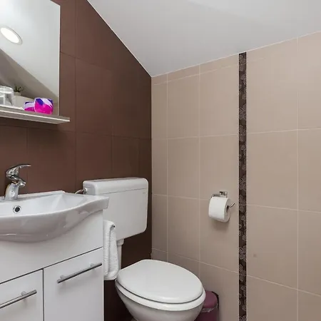 Cetinic - Two Bedroom With Terrace And Sea View
